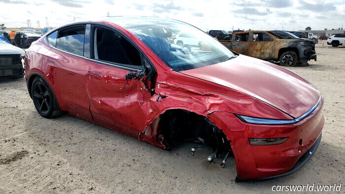 Alguien Ya Estrelló Un Tesla Model Y Juniper 2026 Después De Solo 197 Millas | Carscoops